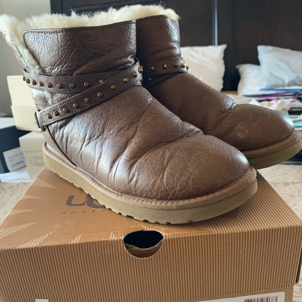 LEATHER UGG BOOTS WOMENS 9